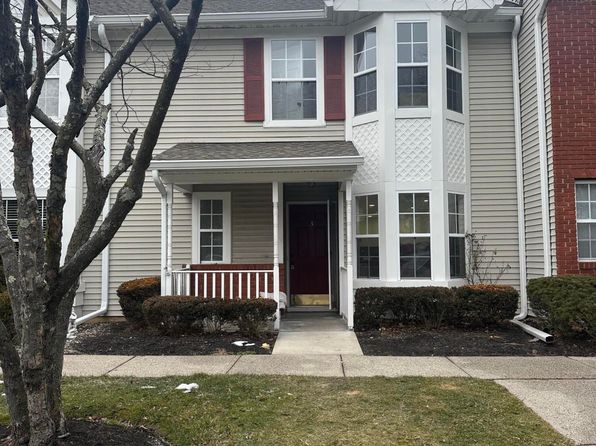 3 Lexington Ct #N003