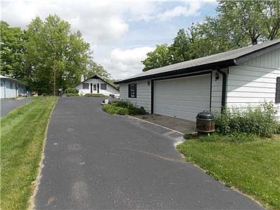 Garage.