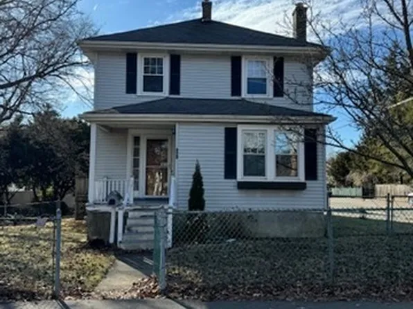 363 Mount Vernon St, Dedham, MA 02026