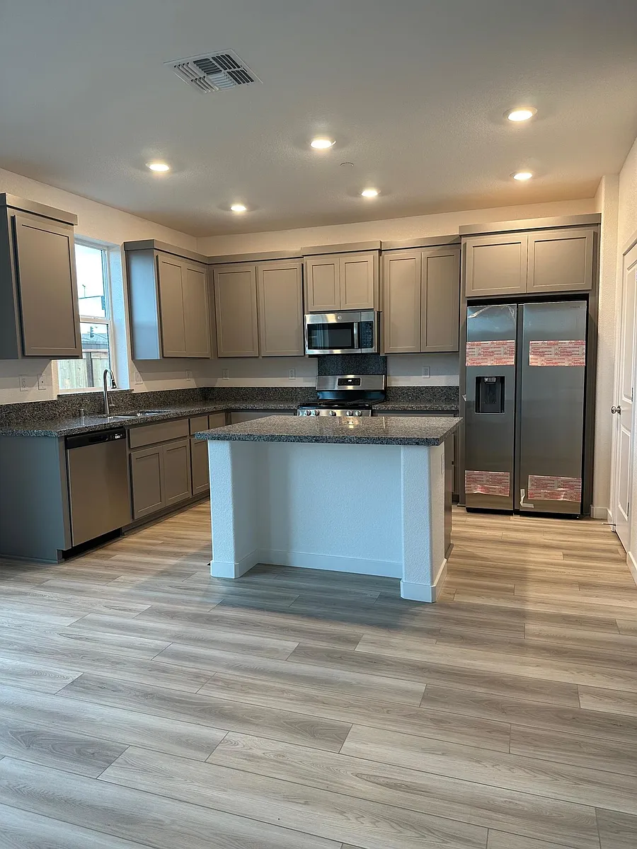 Building Photo - 4405 Neptune Cir