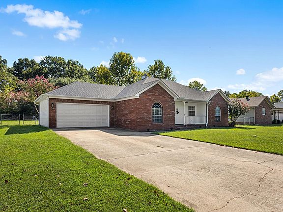 2nd image of 15 Red Oak Dr