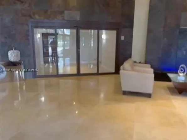 3300 NE 191st St APT 801, Aventura, FL 33180