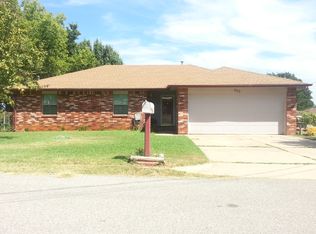 302 S 16th St, Guthrie, OK 73044