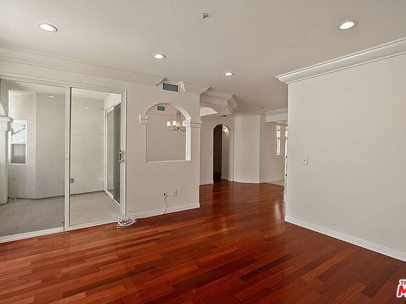 5th image of 11737 Goshen Ave APT 302