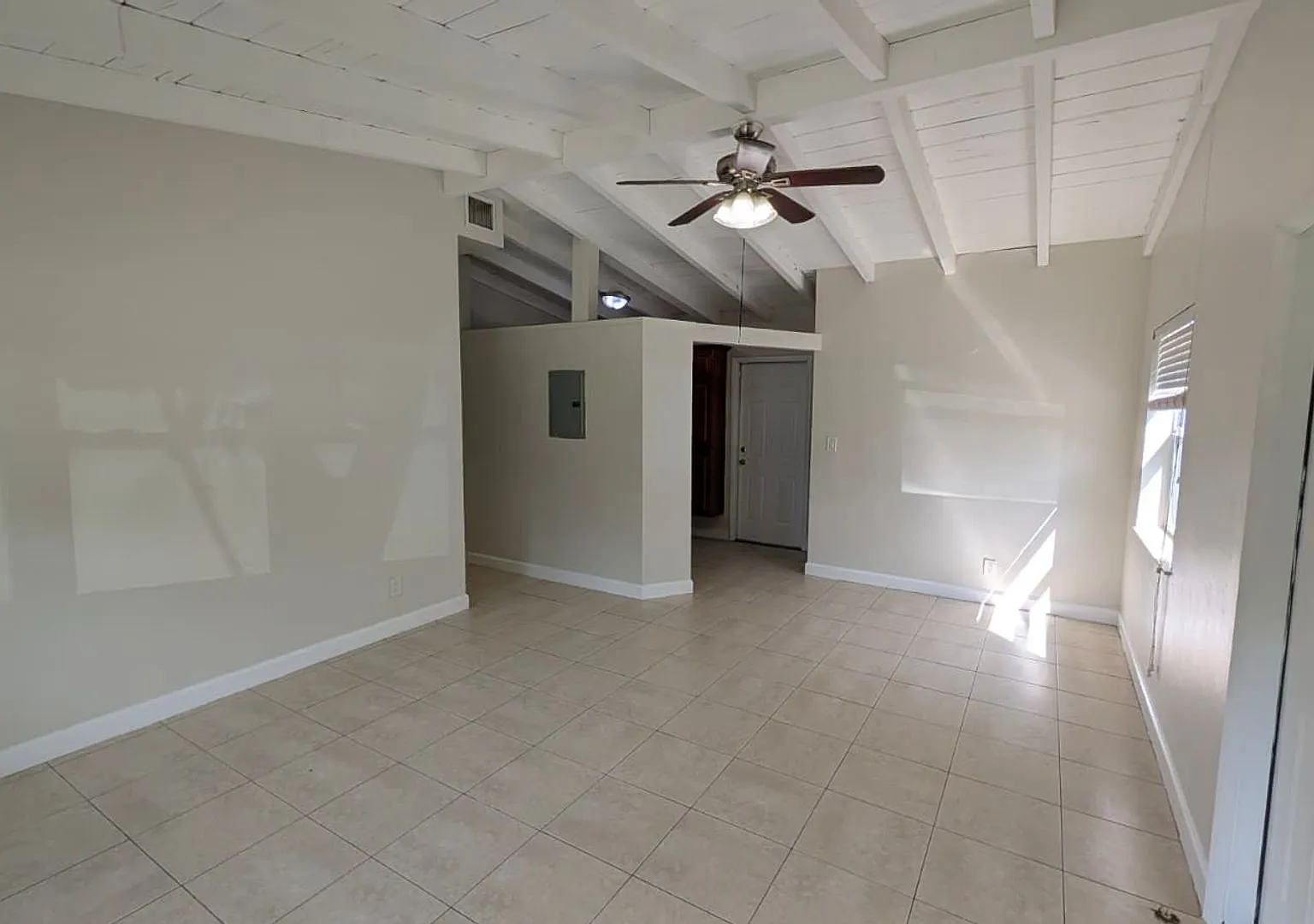 3BR Fort Lauderdale Rental with Spacious Yard — Photo 3