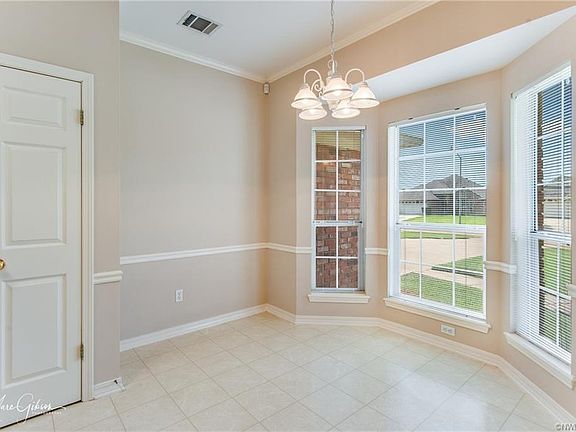 2nd image of 3304 Williamsburg Pl