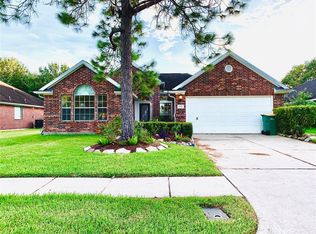 1810 Barretts Glen Dr, Pearland, TX 77581