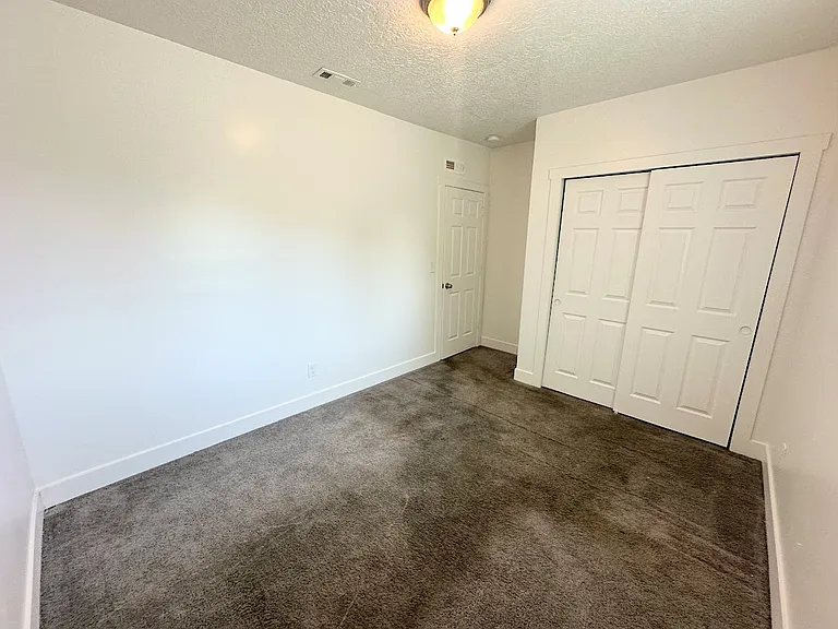 435 S 900 W #A — Photo 16