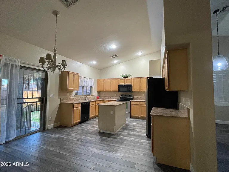 5168 W Morten Ave — Photo 5