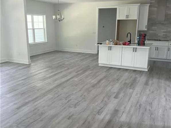 114 Rosewood Dr, Suffolk, VA 23434