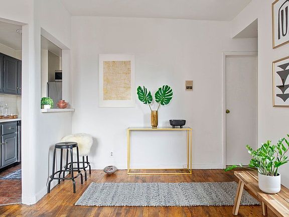 3rd image of 260 W 10th St APT 5W