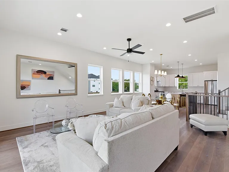 7702 Earl Rudder Way — Photo 10