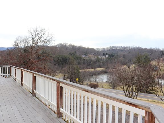 2nd image of 1020 Cat Creek Rd