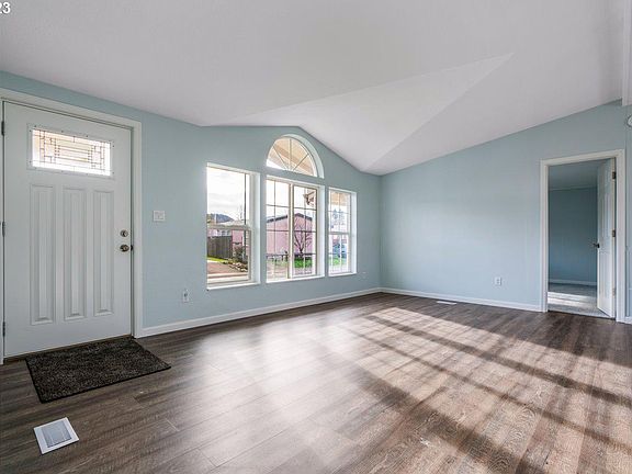 4th image of 700 N Mill St Unit 106