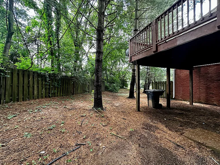 624 Huffine Manor Cir — Photo 16