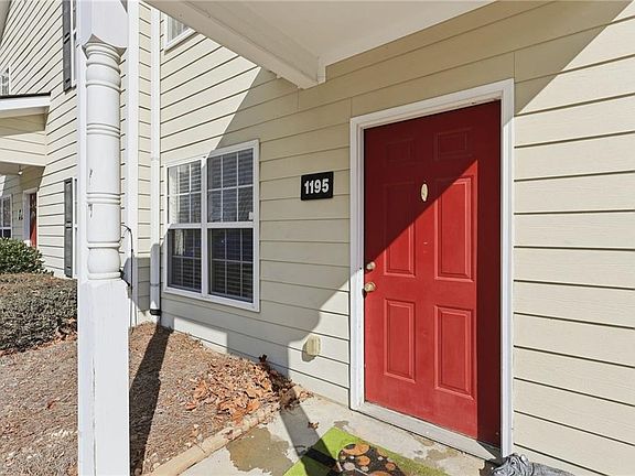 3rd image of 1195 Riverside Ter