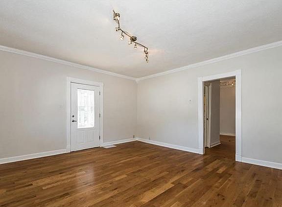 5th image of 4868 Heidelberg Ave