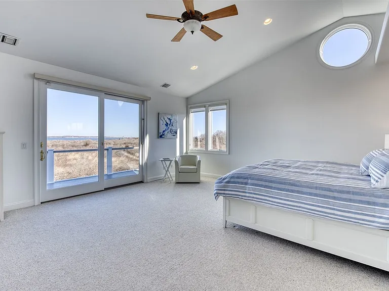 300 Latham Ln — Photo 9
