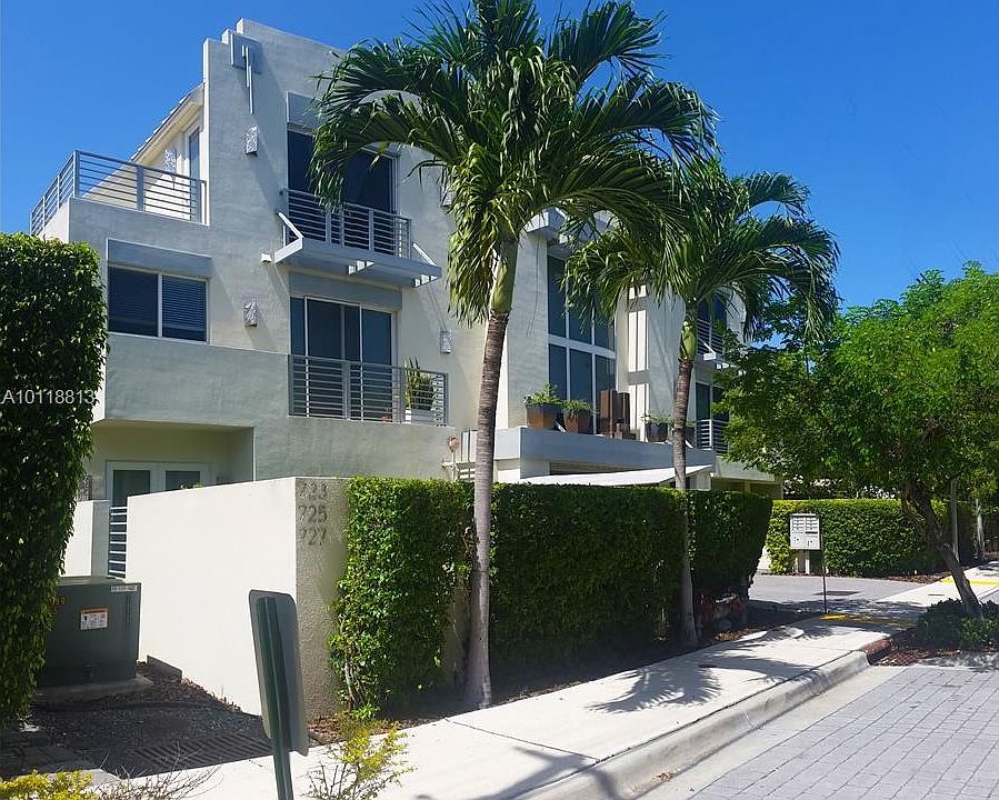 1st image of 723 SE 13th St #7