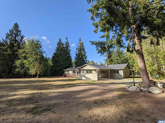 2nd image of 134 Blue Shadow Ln