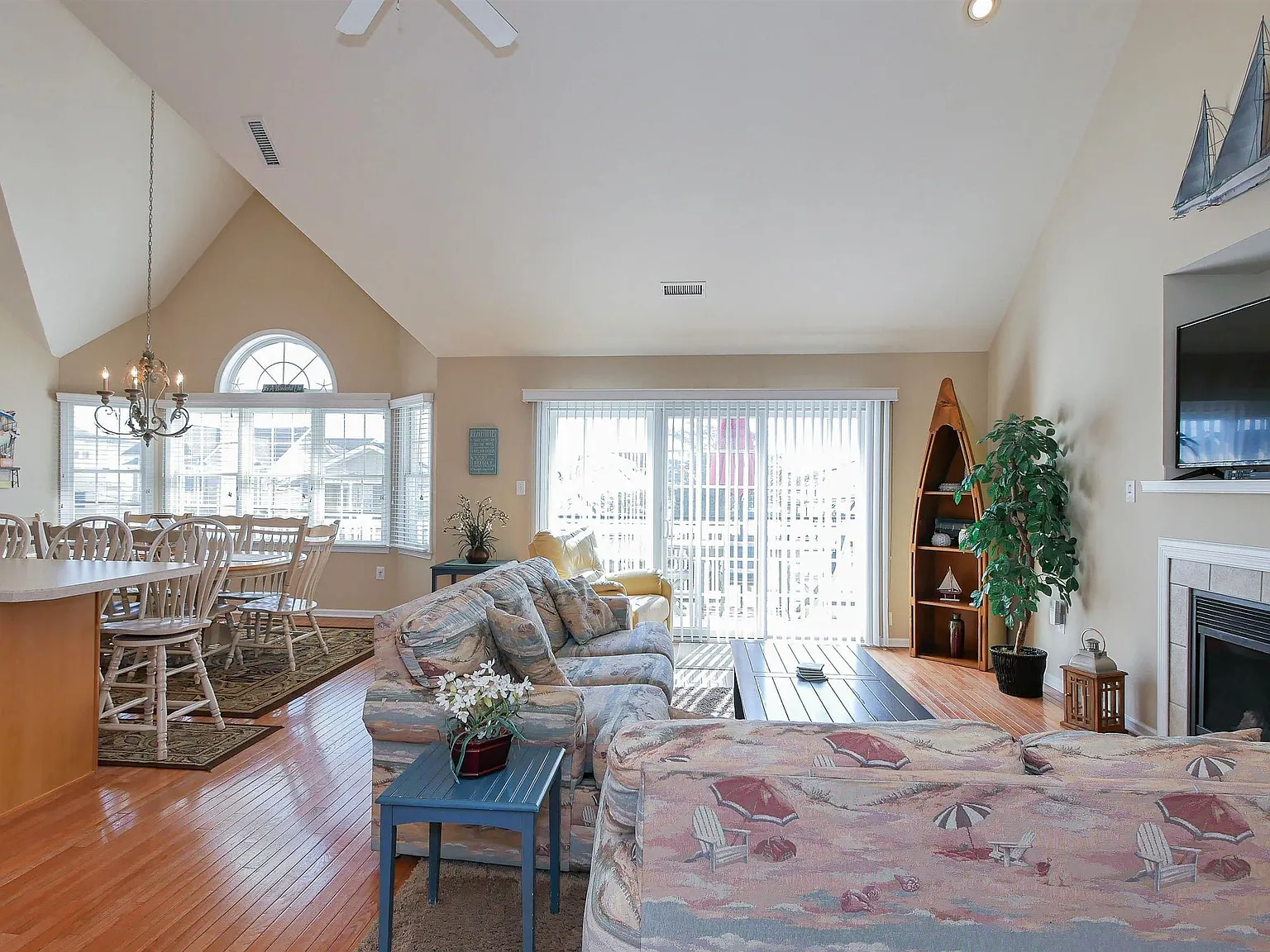 4 bed, 2.0 bath, $1,950 — Photo 3