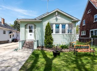 1510 W Monroe St, Waukegan, IL 60085