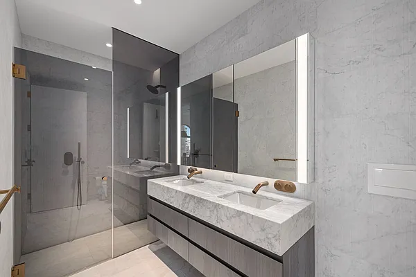 Rented by R New York | media 44