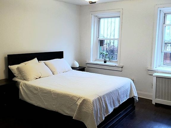 3rd image of 119 Quincy St APT 4