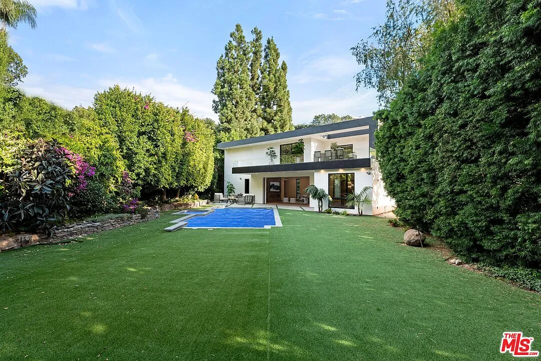 6 bed, 9.0 bath, 8986 sqft, $59,000 — Photo 1