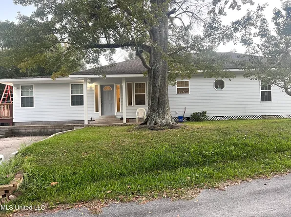2116 Canty St, Pascagoula, MS 39567