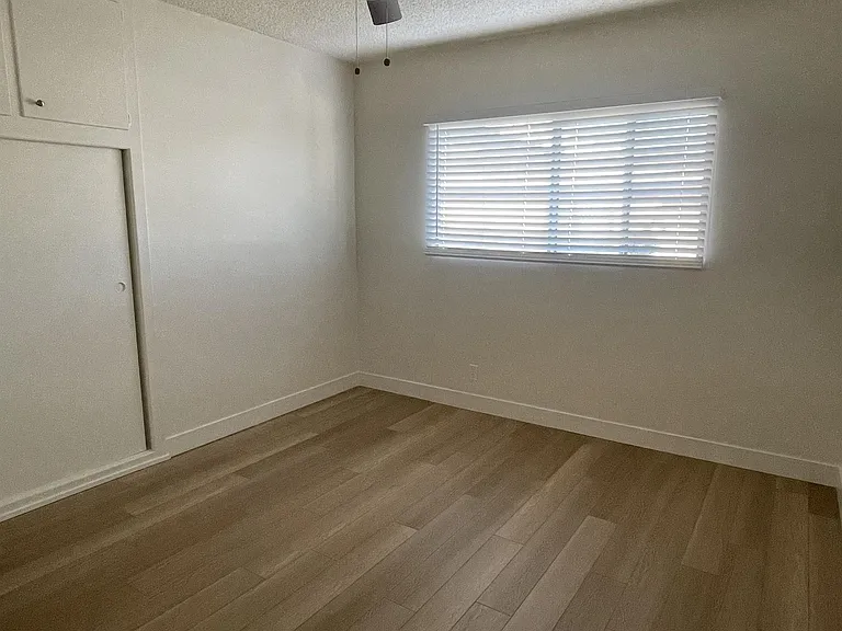 500 E Washington Blvd — Photo 4