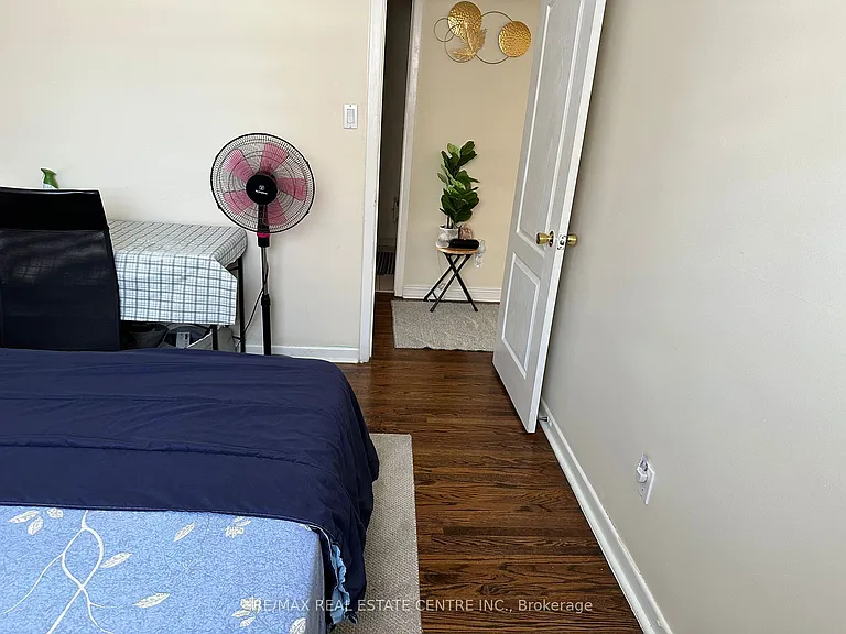 86 Earnscliffe Cir — Photo 14