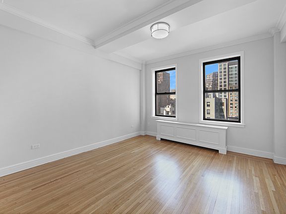 4th image of 210 W 70th St APT 1005
