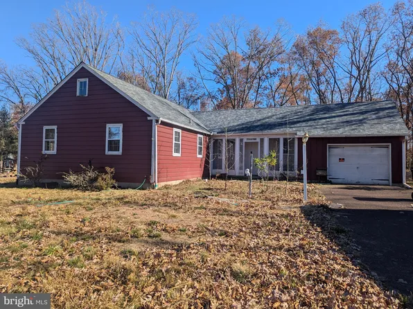 850 Upper Mainland Rd, Harleysville, PA 19438