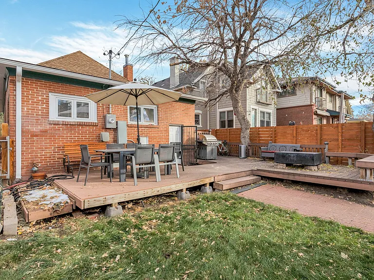 455 N Pearl St — Photo 24