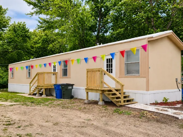 100 Arkansas St, Lawrence, KS