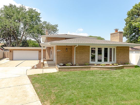 2nd image of 4628 W 99th Pl