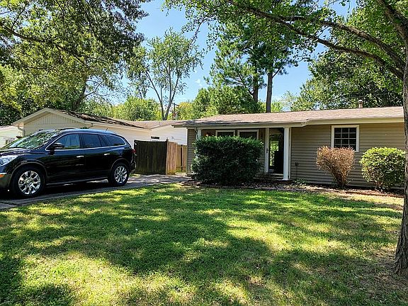 2nd image of 206 S Emerald Ln