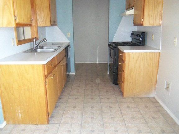 4th image of 8507 Vernon Ave