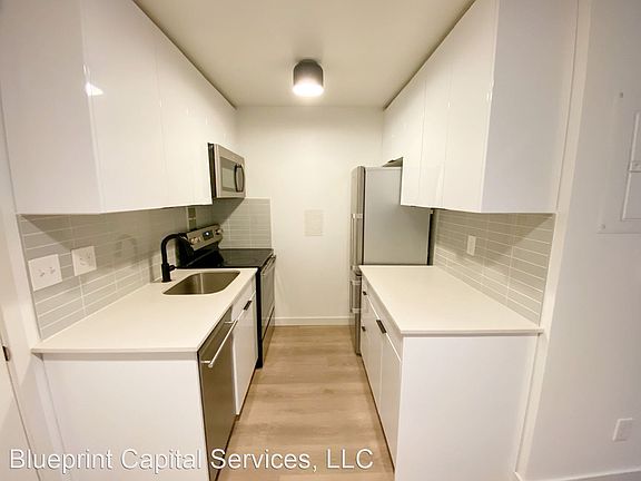 2nd image of 800 Queen Anne Ave N #301