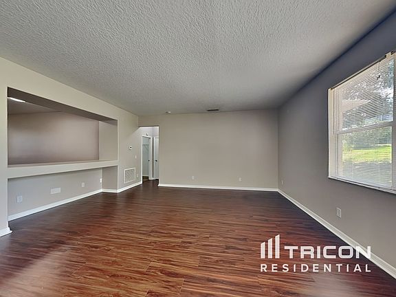 3rd image of 7157 Country Run Pkwy