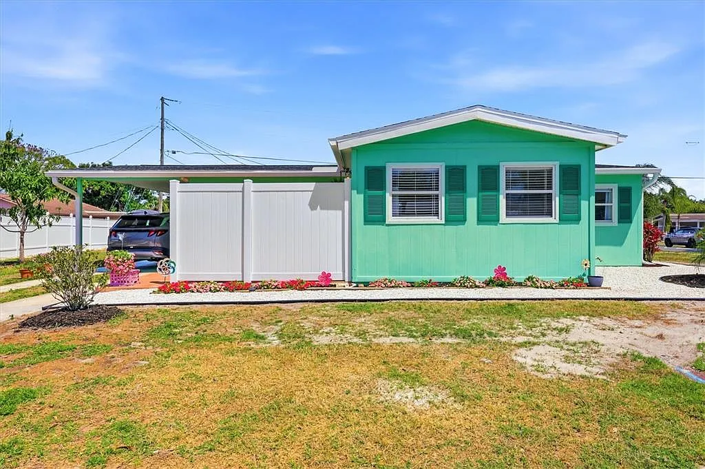 2 bed, 1.0 bath, 1100 sqft, $2,600 — Photo 2