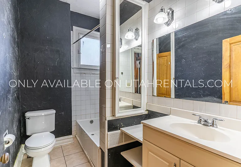 429 E Center St — Photo 12