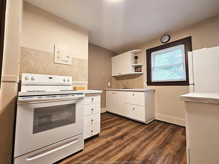 1342 Parent Ave #UPPER — Photo 10