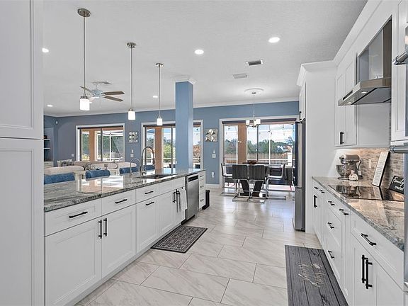 5th image of 9057 BALMORAL MEWS SQUARE