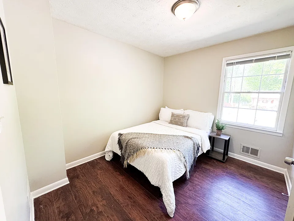 Magnolia Dr