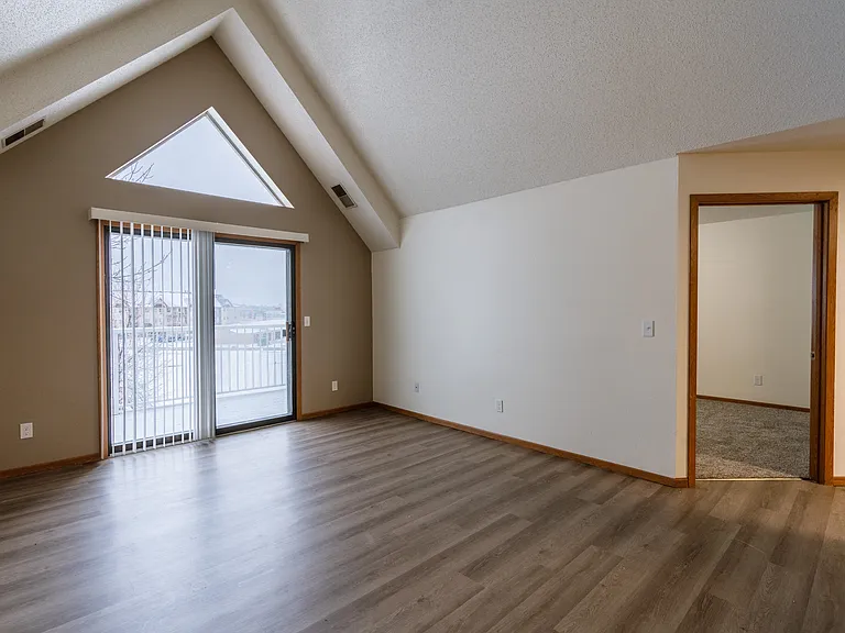 Fargo, ND Willow Park Apartments | Living