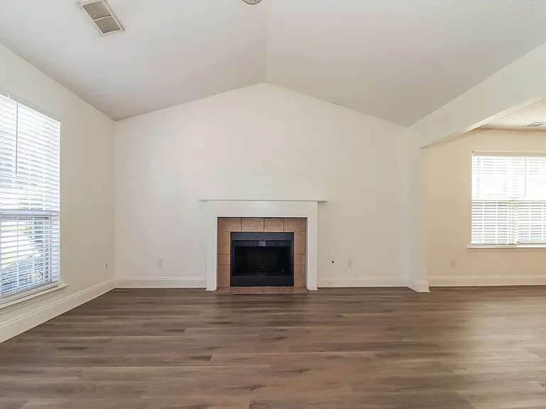 3195 Brookfield Dr — Photo 4