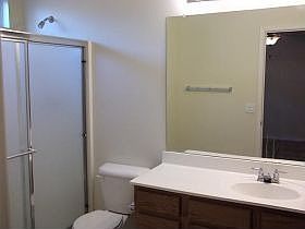 5th image of 4108 E La Salle St