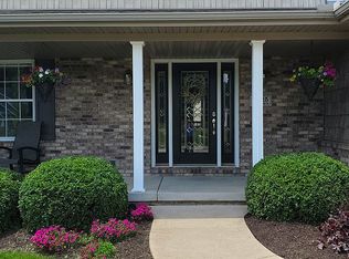 1225 Greenview Dr, Eureka, IL 61530